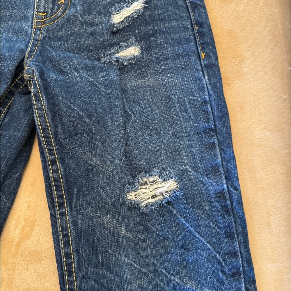 Levi's Boy’s Slim Fit Distressed Denim Jeans - Picture 3 of 8
